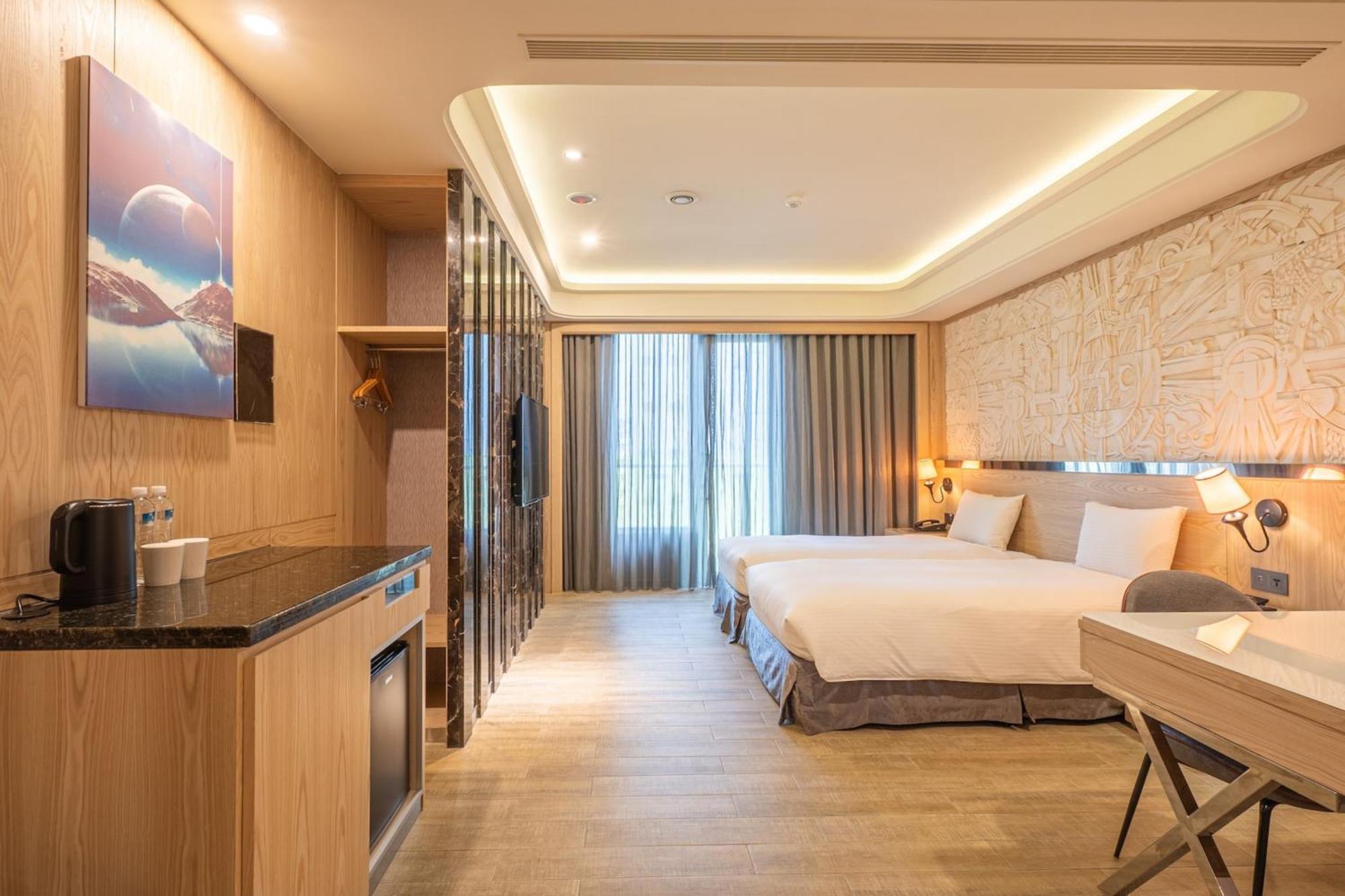 Guide Hotel Taichung Ziyou Exterior photo